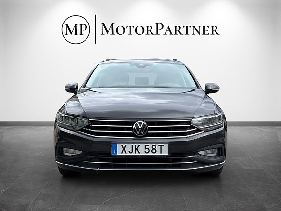 Volkswagen Passat 2 of 5