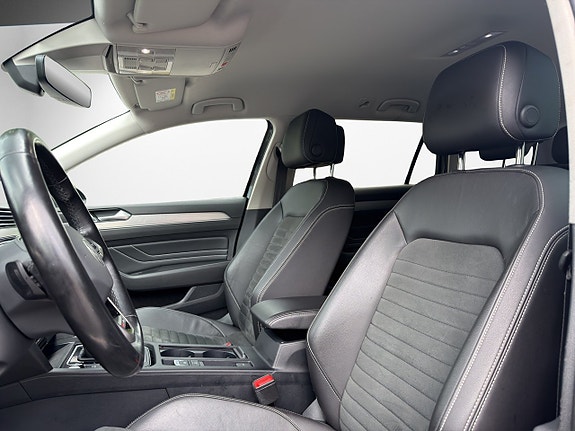 Volkswagen Passat 9 of 17
