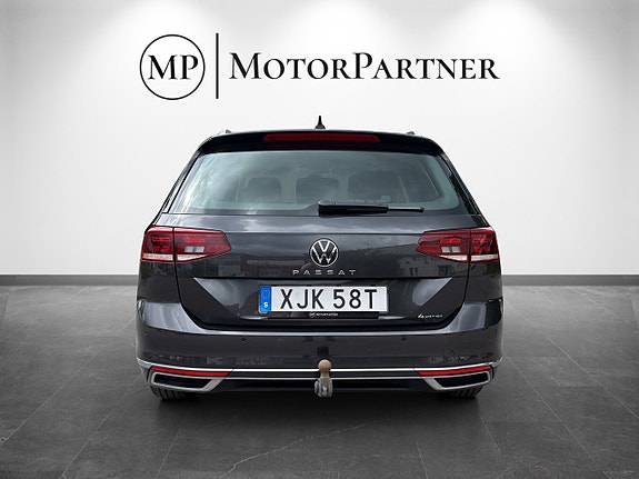 Volkswagen Passat 6 of 17