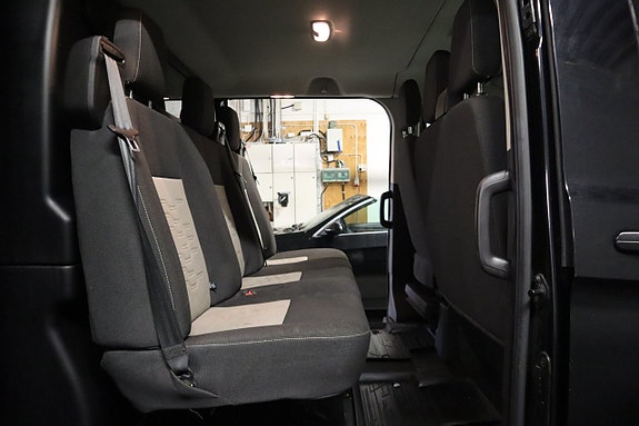 Ford Transit Custom 16 of 20