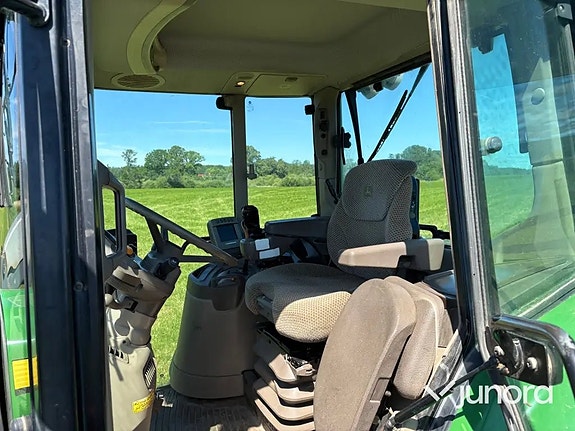 Traktor - John Deere 7530 med Quicke Q75-lastare 22 of 30