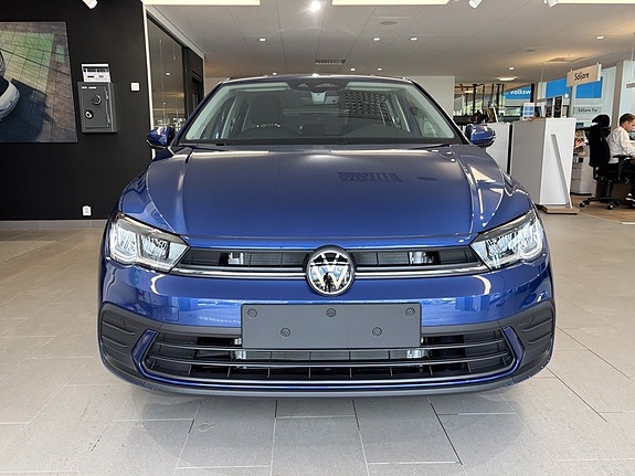 Volkswagen Polo 2 of 5