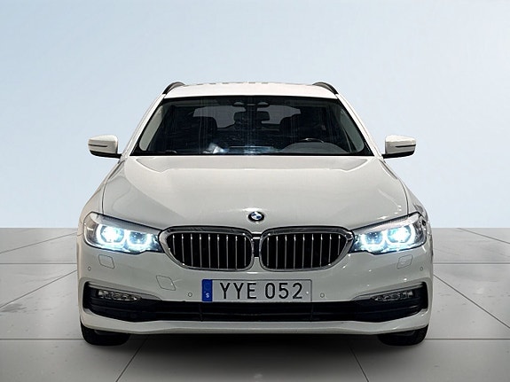 BMW 520d 2 of 5