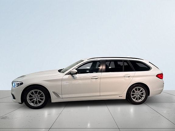 BMW 520d 4 of 5