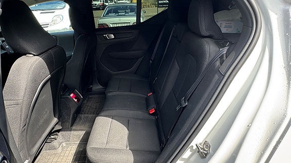 Volvo XC40 13 of 14