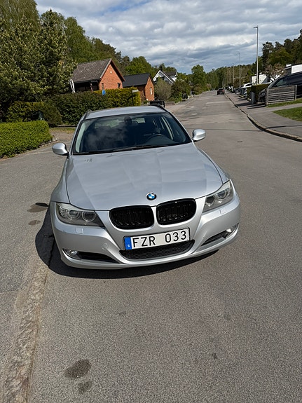 BMW 325i 3 of 5