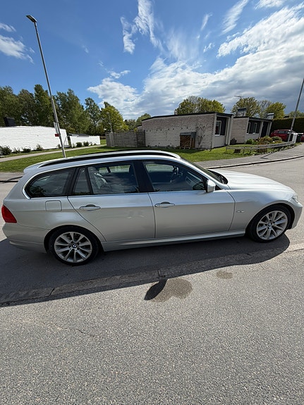 BMW 325i 2 of 5