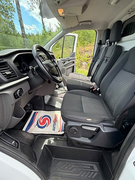 Ford Transit Custom 11 of 13