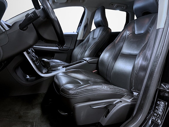 Volvo XC60 7 of 17