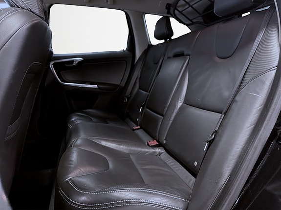 Volvo XC60 14 of 17