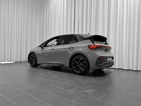 Cupra Born 3 of 5