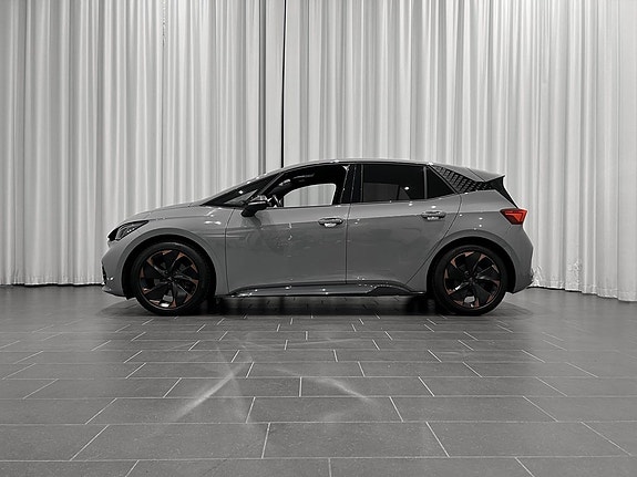 Cupra Born 2 of 5