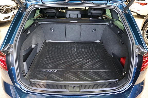 Volkswagen Passat 6 of 30