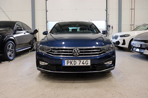 Volkswagen Passat 2 of 30