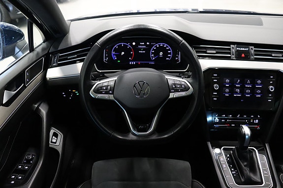 Volkswagen Passat 24 of 30