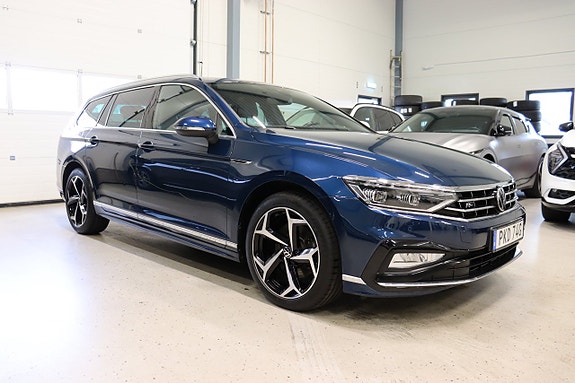 Volkswagen Passat 3 of 30