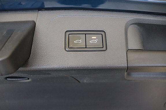 Volkswagen Passat 18 of 30