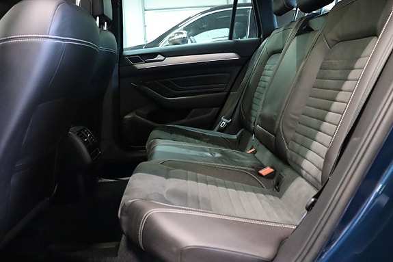 Volkswagen Passat 23 of 30