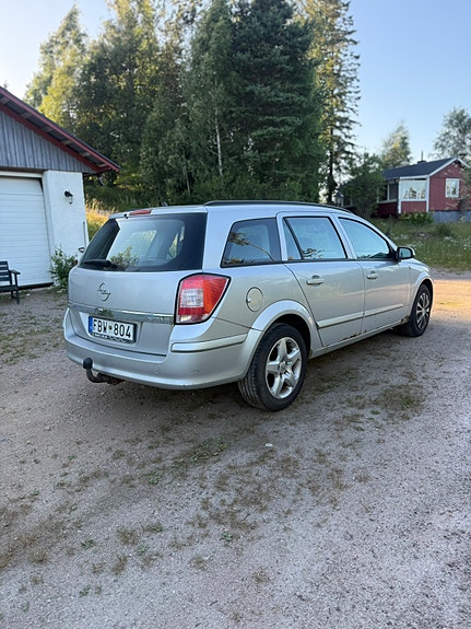 Opel Astra 2 of 4