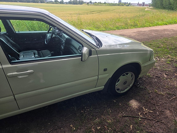 Volvo S70 4 of 5