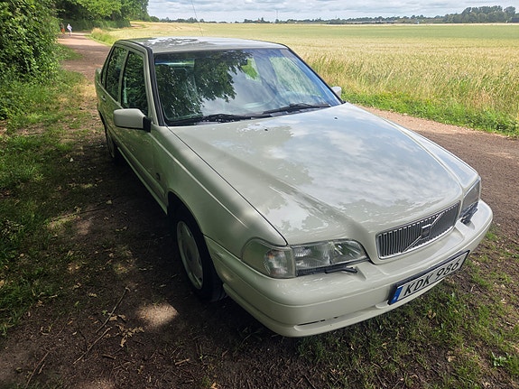 Volvo S70 3 of 5