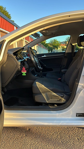 Volkswagen Golf VII 5 of 5