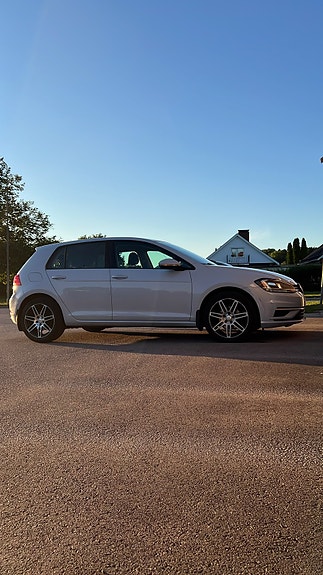 Volkswagen Golf VII 2 of 5
