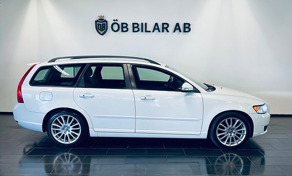 Volvo V50 2 of 5