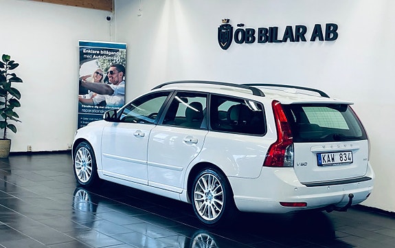 Volvo V50 3 of 5
