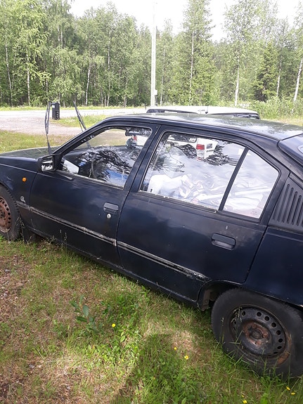 Opel Kadett 2 of 4