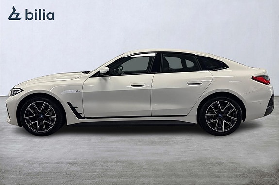BMW i4 3 of 5