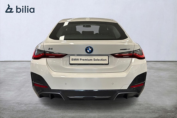 BMW i4 4 of 5