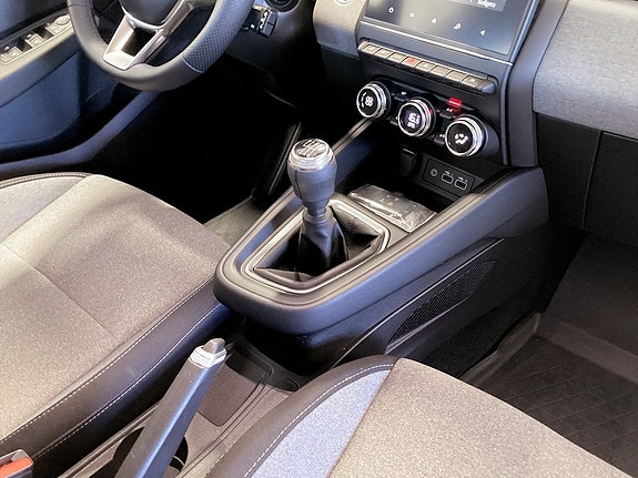Mitsubishi Colt 10 of 15