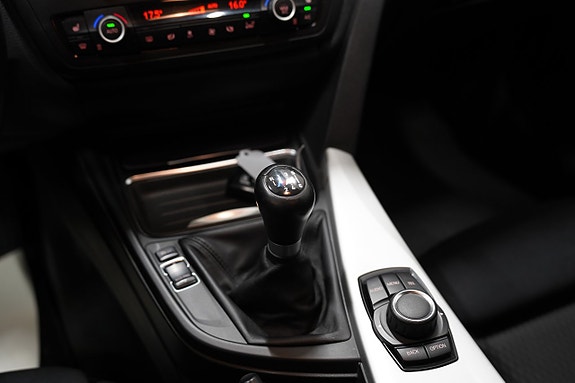 BMW 320 12 of 19