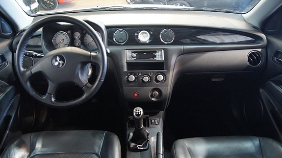 Mitsubishi Outlander 7 of 10