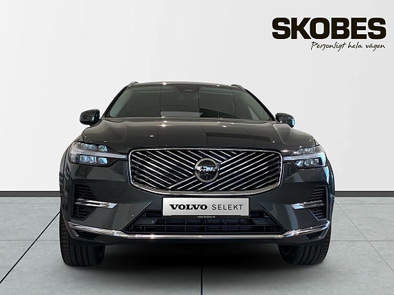 Volvo XC60 2 of 5