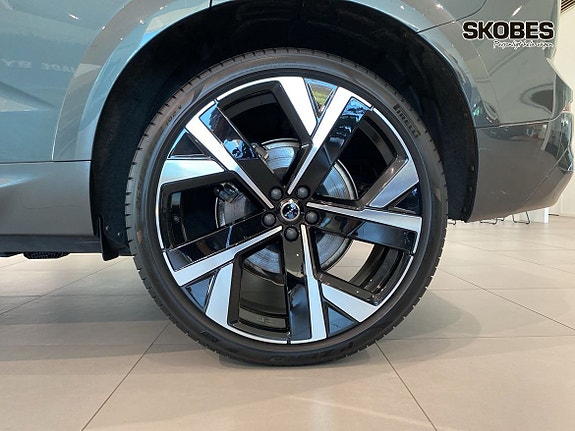 Volvo XC60 18 of 27