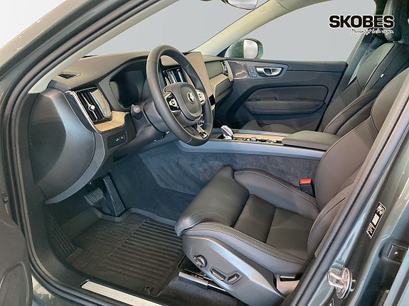 Volvo XC60 9 of 27
