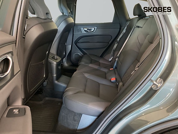 Volvo XC60 10 of 27