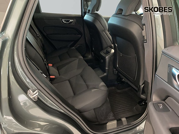 Volvo XC60 11 of 27