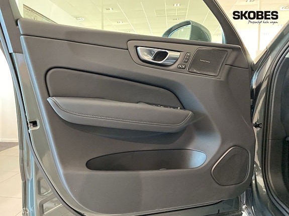 Volvo XC60 16 of 27