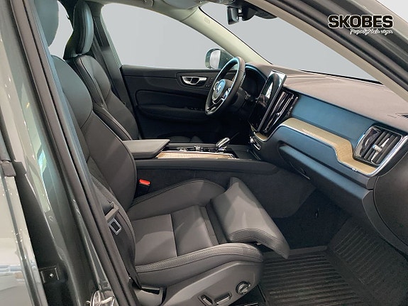 Volvo XC60 12 of 27