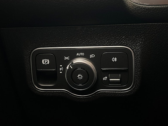 Mercedes-Benz EQB300 21 of 30