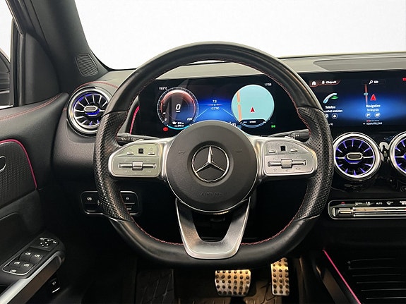 Mercedes-Benz EQB300 11 of 30