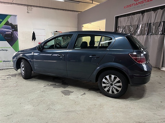 Opel Astra 3 of 5