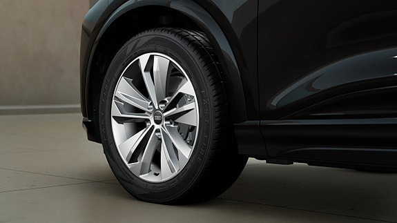 Audi Q6 e-tron 4 of 11