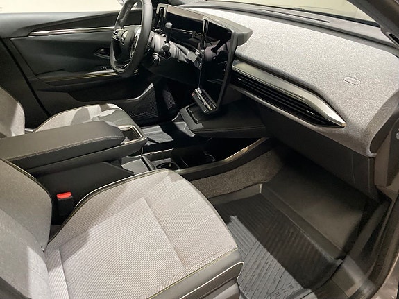 Renault Scenic E-Tech 10 of 23