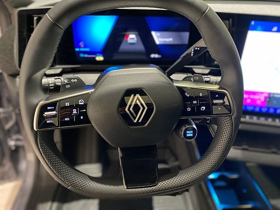 Renault Scenic E-Tech 19 of 23