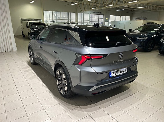 Renault Scenic E-Tech 3 of 5
