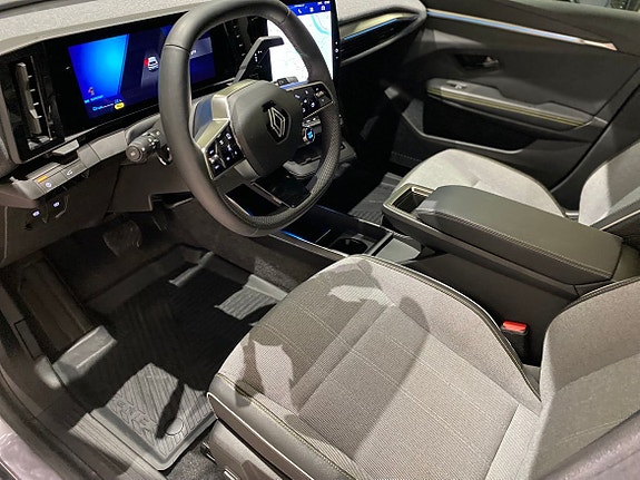 Renault Scenic E-Tech 17 of 23